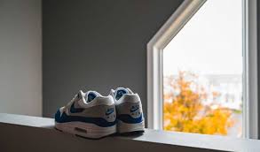 Sebelum memilih sepatu running merek nike, kami akan mengulas kelebihan dari empat seri utama sepatu nike untuk berlari. 10 Brand Sepatu Terkenal Di Dunia Yang Disukai Kaum Muda Hingga Dewasa Highlight Id