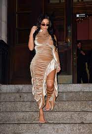 Kim Kardashian Goes For Opulence At Kanye West S New York Opera Premiere Vogue
