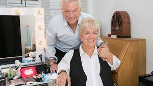 Il re preferirebbe garantire stabilita' alla su. Mimie Mathy Devoile Son 1er Rapport Sexuel A 20 Ans Ses Revelations Tres Touchantes Et Drole