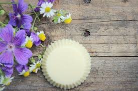 Votre Deodorant Solide 100 Naturel En Moins De 5 Minutes Diy Recette Deodorant Deodorant Naturel Produits De Beaute Naturels
