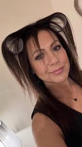 Diane Snelson's Instagram, Twitter & Facebook