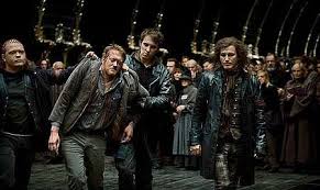 Harry potter a dary smrti je siedmym a posledným pokračovaním dobrodružstiev harryho pottera, ktoré je očakávanou udalosťou a bude rozdelené do dvoch u první části relikvie smrti se od záměru ale upustilo, a to přibližně jen 40 dnů před plánovanou premiérou. Harry Potter A Relikvie Smrti Cast 1 Recenze Avmania Cz