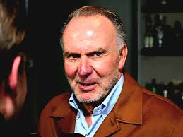 Many begging Leverkusen to score 🤣🤣🤣🤣