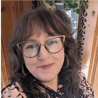 Crystal Presley — Reviews & Property Sales