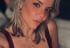 Beth Loring va «Contra el Mar»