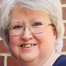 who styles short hair well?