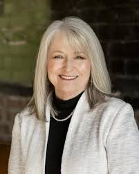 Deb Fowler's Instagram, Twitter & Facebook