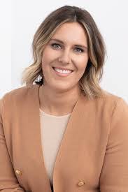 Maggie Mcclellan's Instagram, Twitter & Facebook