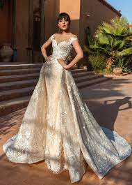 Butterfly By Crystal Design Exclusively Available At Merlili Bridal In Miami Florida This Stunning Gown Fea Bridal Gowns Vintage Amazing Wedding Dress Gowns