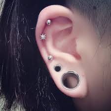 蜂置魔 がおー ヘ w ヘ はinstagramを利用しています ボディピアス bodypainting 軟骨ピアス へリックス イヤーロブ 拡張 拡張ピアス ラージホール 12mm 2g ピアス大好き ピアス女子 安定のシルバー ピアスコーデ 刈り上げ女子 黒髪女子 ピアス 拡張 ピアス