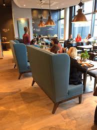 Moblierung Peter S Gute Backstube In Kehl Ohrensessel 40921 Https Www Schnieder Com Gastronomiemoebel Baenk Gastronomie Mobel Sitzecke Entspannungsraum