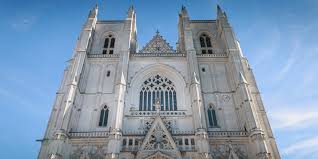 Ermittler gehen nach dem verheerenden feuer in der kathedrale von nantes von einer brandstiftung aus. Brand In Kathedrale Von Nantes Historische Orgel Vollig Zerstort Ingenieur De