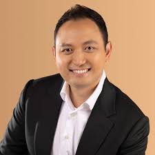 Delivering the Valedictory Address at NUS Yong Loo Lin School of Medicine… 