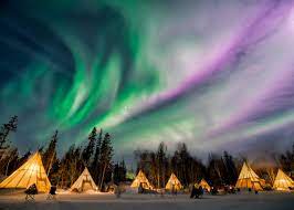 A luminous atmospheric phenomenon occurring in the arctic/antarctic. 7 Remarkable Reasons Why The Northwest Territories Has The Finest Auroras On Earth Spectacular Northwest Territories