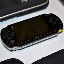 Sony Playstation Portable Psp 1001 Black Games Movies Car Charger Sleeves Ebay Playstation Portable Movie Game Playstation