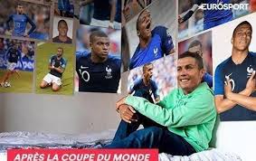 Joueur du mois de ligue 1 en août 2018; 442 Mbappe Topic There Are Three Murals In His Hometown Of Bondi Don T Talk About His Age Daydaynews