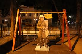 Και μετά να τριγυρίσω παντού, να πάω στην παραλία, να κάνω βόλτα στο λιμενοβραχίονα, να ξαναδώ την αρβανιτιά όπου κάναμε μπάνιο. Astynomokratia Eikastikh Parembash Apo Toys Foithtes Ths Sxolhs Kalwn Texnwn Sto Nayplio Anatropi News