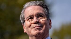 Taylor Swift urged to postpone Los Angeles shows