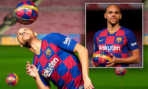 Martin braithwaite and wife welcome new baby boy amid coronavirus lockdown. Martin Braithwaite Unveiled At Empty Nou Camp After Controversial 16m Move To Barcelona Daily Mail Online