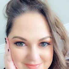 Nichole Greene's Instagram, Twitter & Facebook