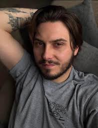 Hi there ladies, my name is Selina, I'm from Alaska 🏔️🩵 I'm posting