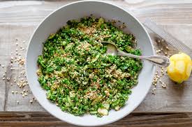 Veganes Low Carb Rezept Oder Erbsen Quinoa Bowl Mit Mandeln Und Grunkohl Pomponetti Rezept Grunkohl Erbsen Erbsen Rezepte
