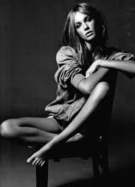 Black And White Photoshoot Ideas Photographyholidays Photographyholidays2020 Photographyideas Photographyideasath In 2020 Photography Poses Women Studio Photography Fashion Photography Women