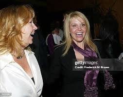 Melanie Starr's Instagram, Twitter & Facebook