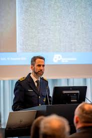 Kantonspolizei Zürich auf LinkedIn: Jahresschlussrapport Kantonspolizei  Zürich Am Donnerstagmittag lud der…