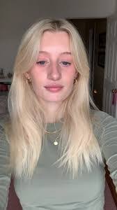 Lily Colvin's Instagram, Twitter & Facebook