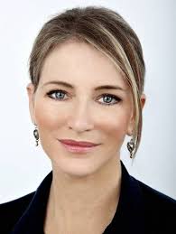 How Old Is This Woman Makeup For 50 Year Old Mothers Makeup Beautiful Wrinkles