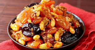 Cette Recette De Tajine De Fruits Secs Vous Offrira Un Dessert Surprenant Sucre Et Parfume Ce Tajine De Fruits Secs Saura Vo Egyptian Food Moroccan Food Food