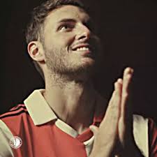 Feyenoord bevestigt komst van Mexicaanse spits Gimenez