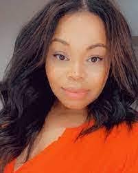 Julie Mire's Instagram, Twitter & Facebook