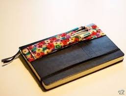 Diy Porte Crayon Adaptable Pour Les Carnets Et Bujo Si Vous Aussi Vous Cherchez Toujours Vos Stylos Ce Tu Porte Crayon Tuto Couture Accessoire Protege Cahier
