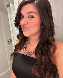 Jenna Ross's Instagram, Twitter & Facebook