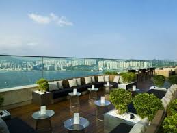 11 Rooftop Bars For The Perfect Midnight Rendezvous Abroad Rooftop Design Best Rooftop Bars Rooftop Restaurant