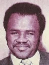 Dennis McNamee boxer •