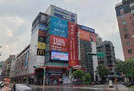 家樂福西門桂林店為24小時營業 全年無休 是西門町商圈唯一的大型量販店 提供一次購足的舒適購物空間， 並提供多項貼心服務， 讓消費者享受購物的舒適及樂趣!! Deuxbcpxyqflem