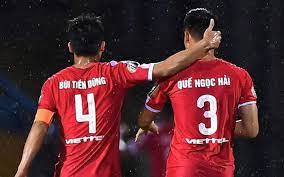 Ngày 7/9, hình ảnh quế ngọc hải và bùi tiến dũng ngâm mình trong đá lạnh bằng một dụng cụ giống như thùng rác đã khiến nhiều người hâm mộ ngỡ ngàng và bày tỏ sự tò mò. Chuyen Gia Ä'oan Minh XÆ°Æ¡ng Bui Tiáº¿n DÅ©ng Khong Thá»ƒ Gianh Qbv Ä'Æ°á»£c