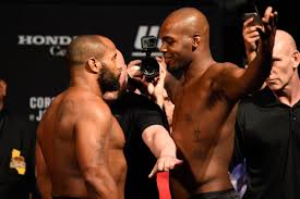 Jon Jones Fires Back at Cormier & Sonnen After Aspinall Interview - Imagen principal del artículo