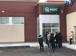 Les Files D Attente S Allongent Aux Succursales De La Sqdc