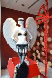 Pin On Christmas Displays With Mannequins