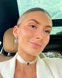 Gloria Warthen's Instagram, Twitter & Facebook