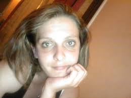 Julie Bott's Instagram, Twitter & Facebook