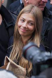 Das mädchen wurde stella eva angelina genannt. Ova Ljepotica Zove Se Stella Eva Angelina Ima Tek 16 Godina I NajmlaÄ'a Je Kci Slavnog Jean Paula Belmonda Tportal