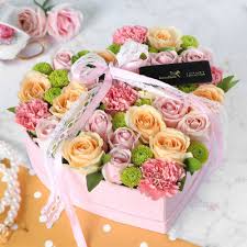 Send a happy anniversary flowers. Anniversary Flowers Online Premium Anniversary Flowers In India