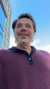 Deb de Flores and I had the pleasure of meeting Texas governor  @governorabbott Greg Abbott last night. He's a good man doing good work. We  talked a bit about Ukraine and the