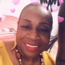 Lenora Everett's Instagram, Twitter & Facebook