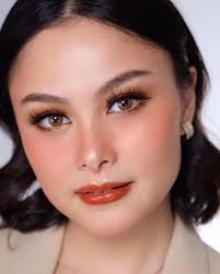 Women are pretty without make-up, I am all for natural beauty and skin but  there are also endless ways to enhance your look and feel more confident  with the right one... ❤️❤️❤️ @